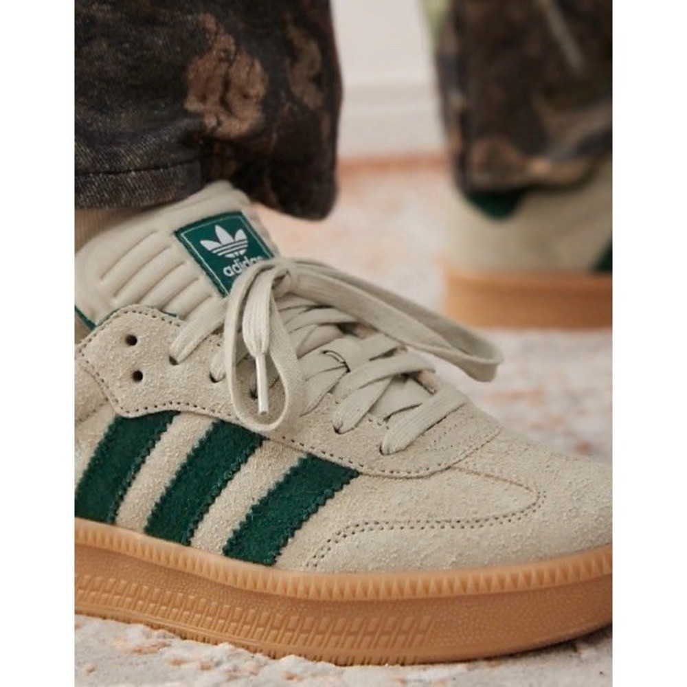adidas Samba XLG J Youth Size 5 Big Kids Putty Grey Collegiate Green JQ9886 - Picture 2 of 8